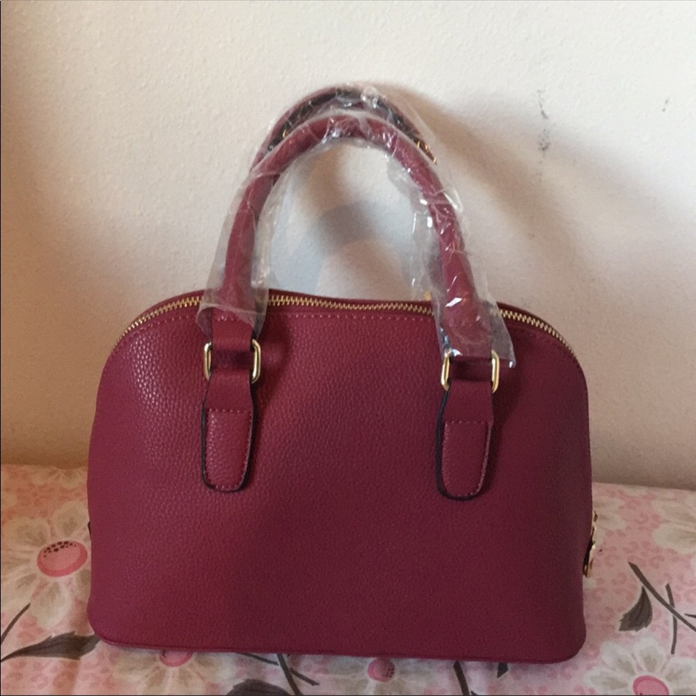 Vegan leather satchel/crossbody bag. NWT - Picture 2 of 5